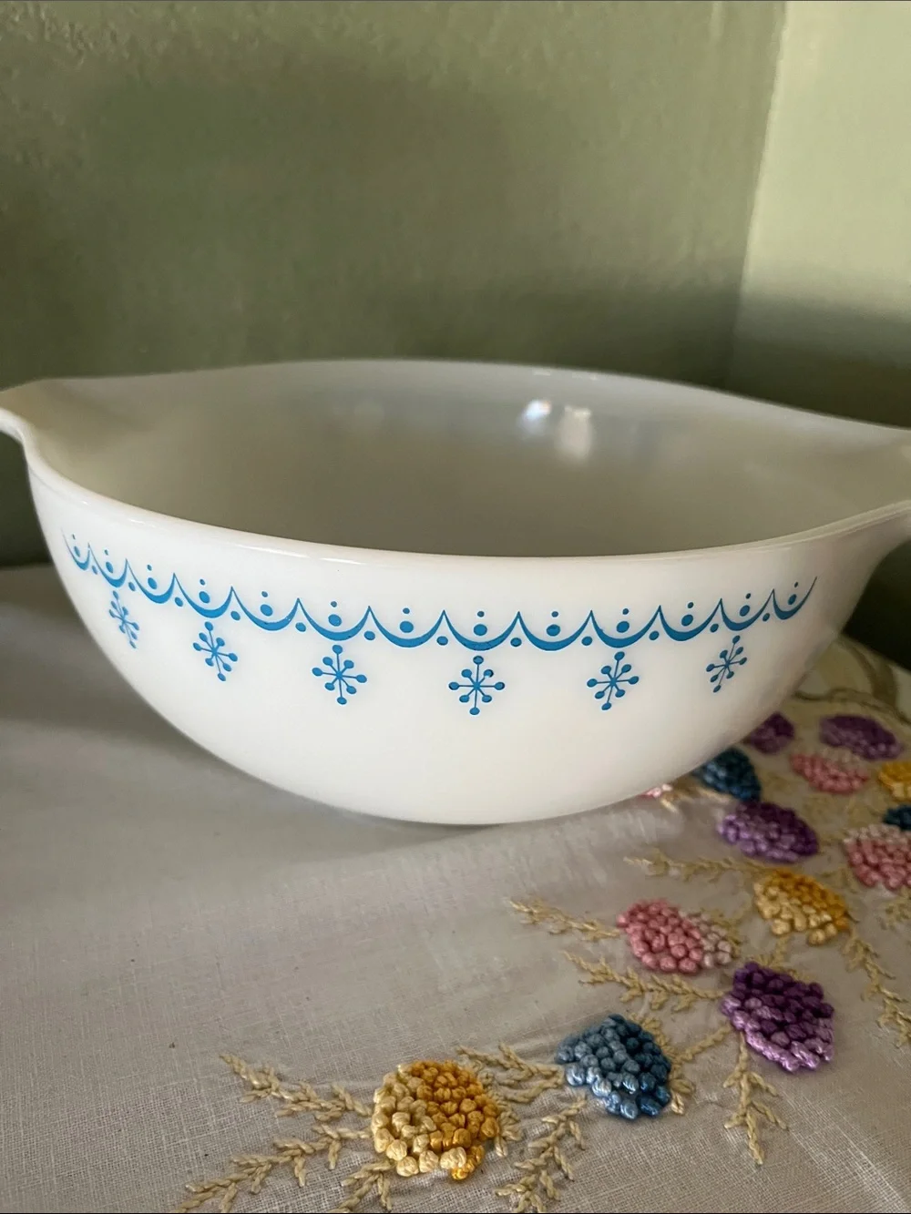 Vintage Pyrex #443 White Mixing Bowl with Blue Snowflake Border